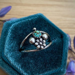 Tibetan Turquoise Flower Ring / Size 7.75-8