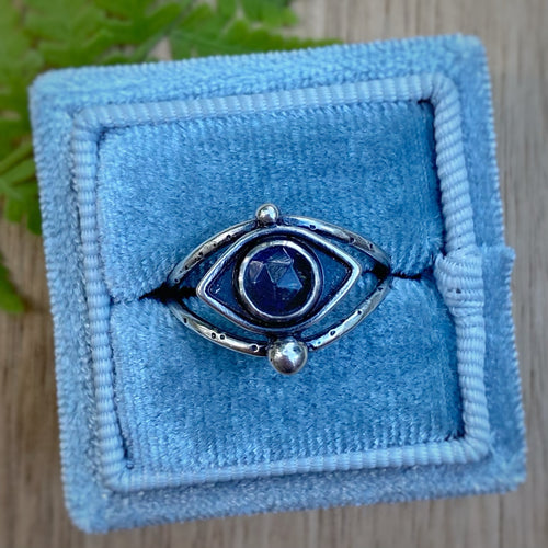 Labradorite Eye Ring / Size 7