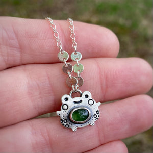 Lester, the Green Serpentine Frog Necklace / 18”