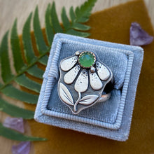 Load image into Gallery viewer, Chrysoprase Coneflower Ring / Size 9