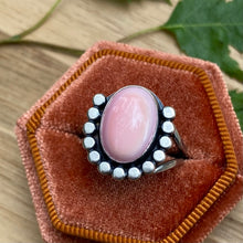 Load image into Gallery viewer, Queen Conch Shell Statement Ring / Size 8