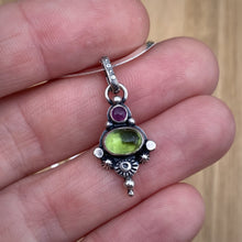 Load image into Gallery viewer, Peridot &amp; Pink Sapphire Mini Statement Necklace / 18”