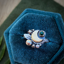 Load image into Gallery viewer, Malachite Leafy Moon Ring / Size 7.25