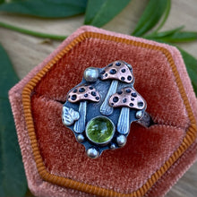 Load image into Gallery viewer, Peridot Mushie Statement Ring / Size 8