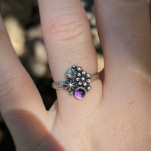Load image into Gallery viewer, Amethyst &amp; Labradorite Starry Flower Ring / Size 7.5