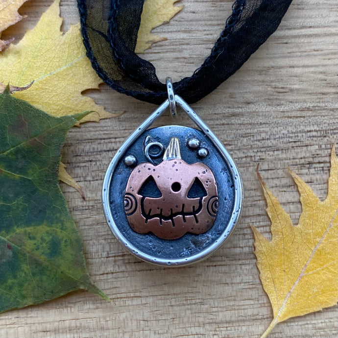 Fluorite Reversible Pumpkin Choker Pendant