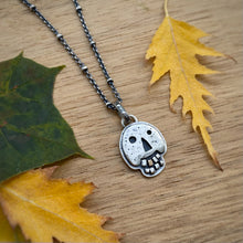 Load image into Gallery viewer, Gold Tooth Skully Necklace / 17”