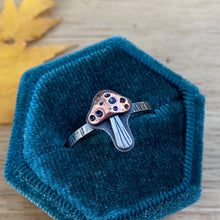 Load image into Gallery viewer, Mixed Metal Mushie Stacking Ring / Size 9
