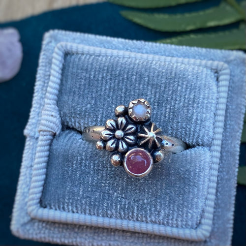 Ruby & Peach Moonstone Starry Flower Ring / Size 6.5