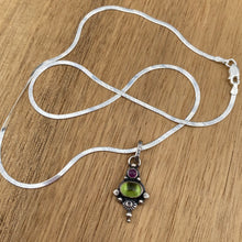Load image into Gallery viewer, Peridot &amp; Pink Sapphire Mini Statement Necklace / 18”