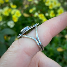 Load image into Gallery viewer, Peridot Layered Leaf Ring / Size 6.5