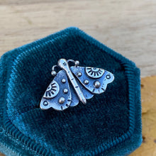 Load image into Gallery viewer, Layered Moth Ring / Size 7.5