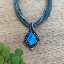 Load image into Gallery viewer, Labradorite Silk Choker Pendant