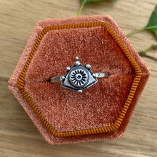 Load image into Gallery viewer, Layered Silver Eye Ring / Size 7