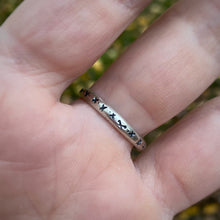 Load image into Gallery viewer, Gold Tooth Skully Ring / Size 10.5