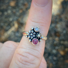 Load image into Gallery viewer, Ruby &amp; Peach Moonstone Starry Flower Ring / Size 6.5