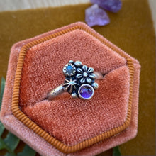Load image into Gallery viewer, Amethyst &amp; Labradorite Starry Flower Ring / Size 7.5