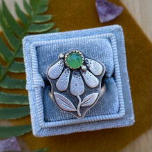 Load image into Gallery viewer, Chrysoprase Coneflower Ring / Size 9