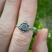 Load image into Gallery viewer, Layered Silver Eye Ring / Size 7