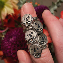 Load image into Gallery viewer, Gold Tooth Skully Ring / Size 8.25