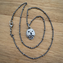 Load image into Gallery viewer, Gold Tooth Skully Necklace / 17”