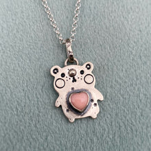 Load image into Gallery viewer, Queen Conch Shell Heart Teddy Bear Necklace / 18”