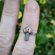 Load image into Gallery viewer, Mixed Metal Mushie Stacking Ring / Size 7