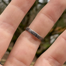 Load image into Gallery viewer, Labradorite Starry Cluster Ring / Size 7