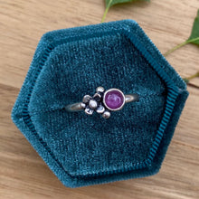 Load image into Gallery viewer, Pink Sapphire Flower Ring / Size 8