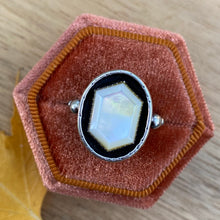 Load image into Gallery viewer, Mother of Pearl Shadowbox Ring / Size 8