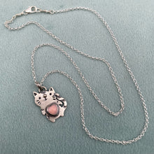Load image into Gallery viewer, Queen Conch Shell Heart Kitty Cat Necklace / 20”