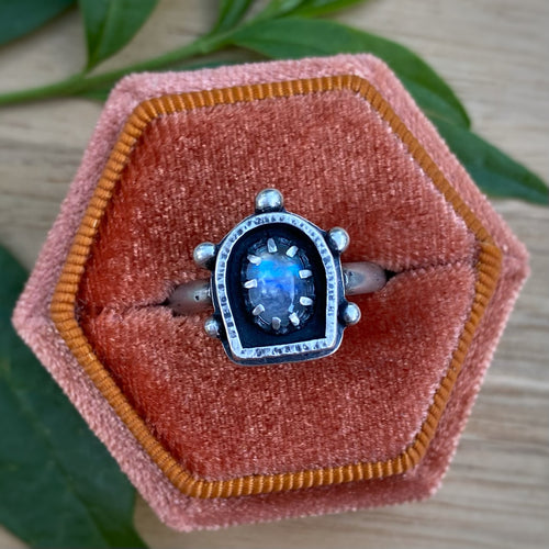 Moonstone Lantern Shadowbox Ring / Size 8.5