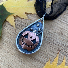 Load image into Gallery viewer, Labradorite Reversible Pumpkin Choker Pendant