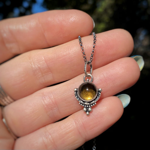 Beer Quartz Pendant Necklace / 16”