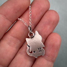 Load image into Gallery viewer, Queen Conch Shell Heart Kitty Cat Necklace / 20”