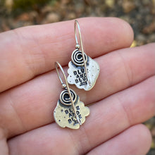 Load image into Gallery viewer, Peridot &amp; Peach Moonstone Drop Earrings