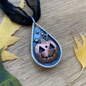 Labradorite Reversible Pumpkin Choker Pendant