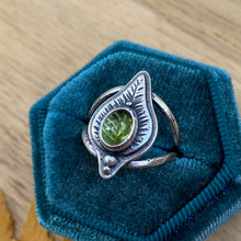 Load image into Gallery viewer, Peridot Layered Leaf Ring / Size 6.5