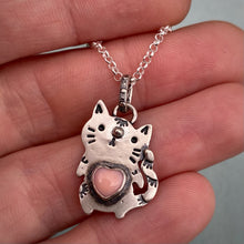 Load image into Gallery viewer, Queen Conch Shell Heart Kitty Cat Necklace / 20”