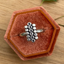 Load image into Gallery viewer, Dotty Resist Ring / Size 9