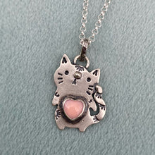 Load image into Gallery viewer, Queen Conch Shell Heart Kitty Cat Necklace / 20”