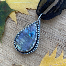 Load image into Gallery viewer, Labradorite Reversible Pumpkin Choker Pendant