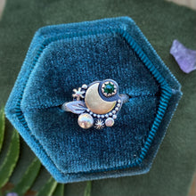 Load image into Gallery viewer, Malachite Leafy Moon Ring / Size 7.25