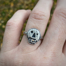 Load image into Gallery viewer, Gold Tooth Skully Ring / Size 8.25