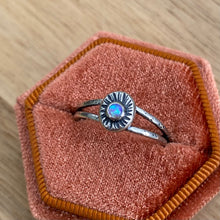 Load image into Gallery viewer, Synthetic Opal Pebble Ring / Size 7.25