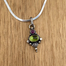 Load image into Gallery viewer, Peridot &amp; Pink Sapphire Mini Statement Necklace / 18”