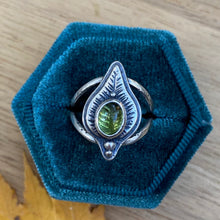 Load image into Gallery viewer, Peridot Layered Leaf Ring / Size 6.5