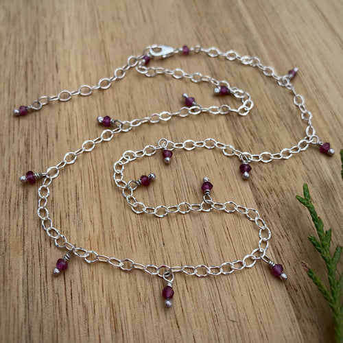 Garnet Beaded Choker Necklace / 15”-16.5”