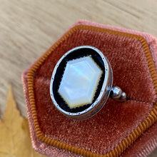 Load image into Gallery viewer, Mother of Pearl Shadowbox Ring / Size 8