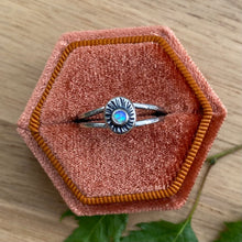 Load image into Gallery viewer, Synthetic Opal Pebble Ring / Size 7.25